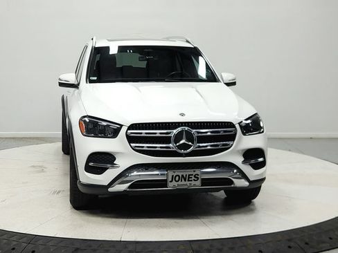 Used 2024 Mercedes-Benz GLE 450e 4MATIC image 3