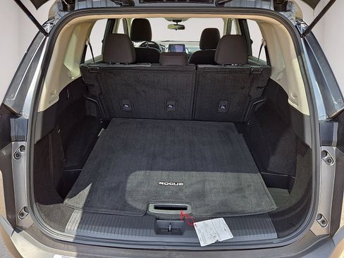 Used 2023 Nissan Rogue SV FWD image 13
