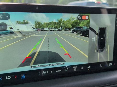 Used 2025 Lincoln Aviator AWD image 24