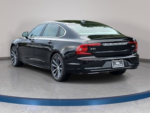 Used 2022 Volvo S90 B6 Momentum w/ Advanced Package image 8