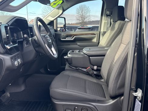 Used 2025 GMC Sierra 2500 SLE w/ SLE Value Package; image 13