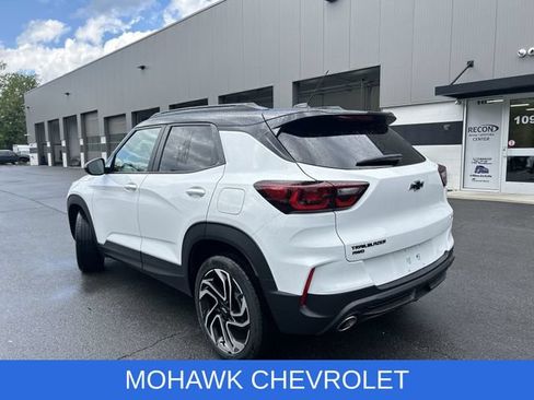 Used 2024 Chevrolet TrailBlazer RS AWD/4WD image 3