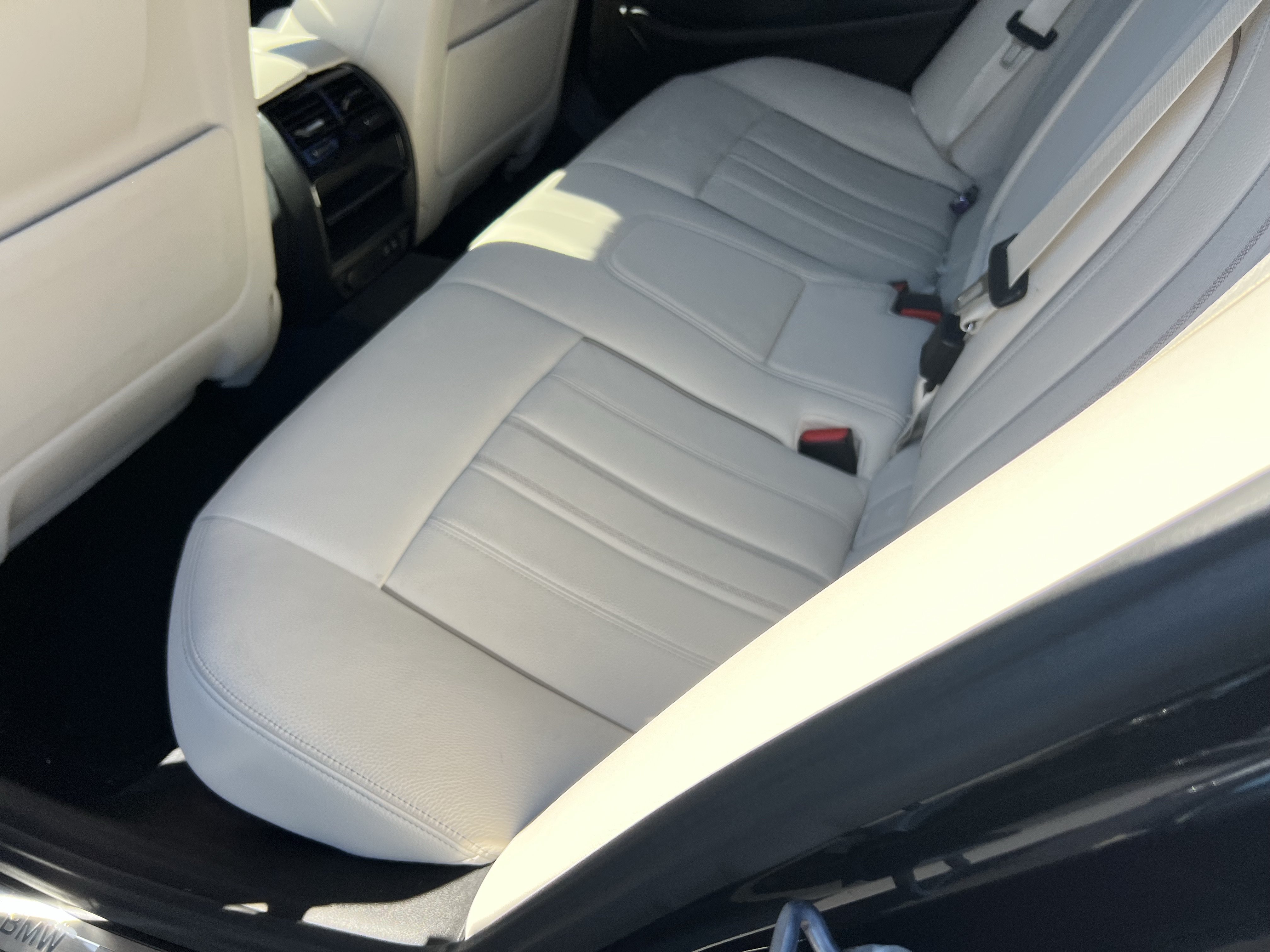 Used 2023 BMW 530i w/ Convenience Package RWD image 30