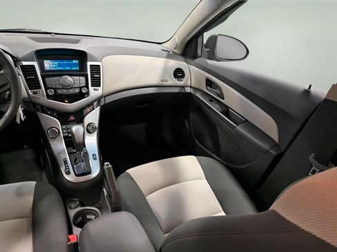 Used 2012 Chevrolet Cruze LS FWD image 21