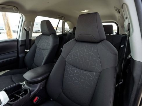 Used 2024 Toyota RAV4 XLE image 25