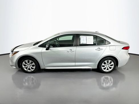 Used 2022 Toyota Corolla LE FWD image 4