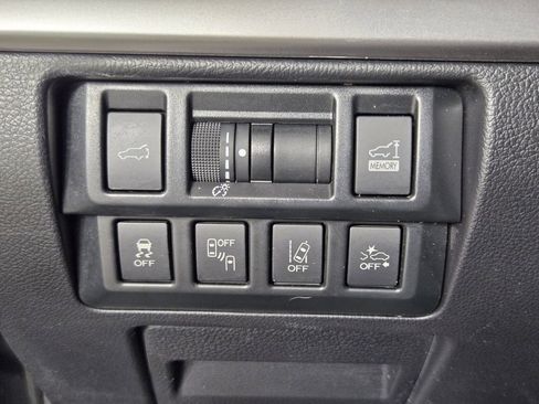 Used 2019 Subaru Outback 3.6R Limited AWD/4WD image 22