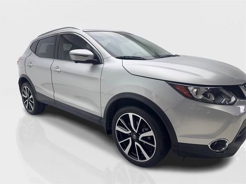 Used 2019 Nissan Rogue Sport SL w/ Premium Package image 12