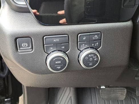 Used 2025 GMC Sierra 1500 Elevation w/ Elevation Premium Package image 18