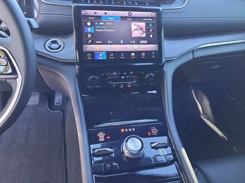 New 2025 Jeep Grand Cherokee L Overland w/ Luxury Tech Group IV image 12