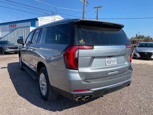 Used 2025 GMC Yukon XL Denali AWD/4WD image 7
