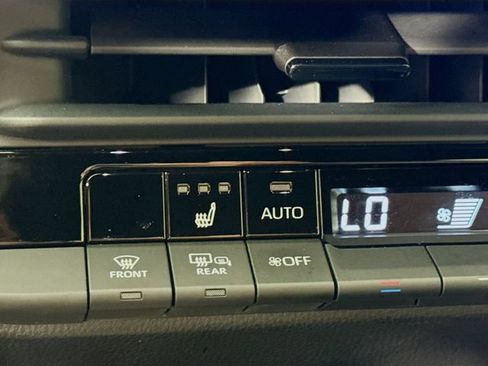 Used 2023 Toyota Crown w/ Carpet Mat Package (TMS) AWD/4WD image 24