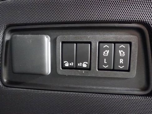 New 2026 Cadillac Escalade ESV Luxury image 22