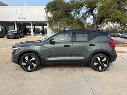 New 2026 Volvo EX40 Plus w/ Protection Package Premier image 3