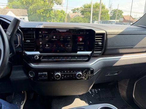 Used 2025 GMC Sierra 1500 SLT AWD/4WD image 37