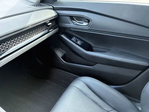 Used 2024 Honda Accord Touring image 33