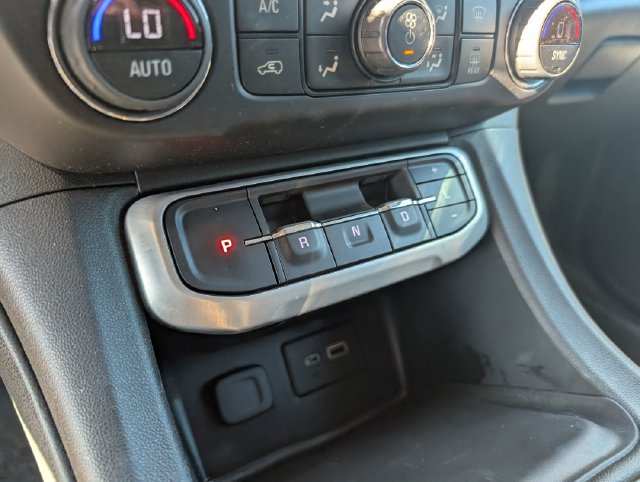 Used 2020 GMC Acadia SLE w/ Driver Convenience Package FWD image 25