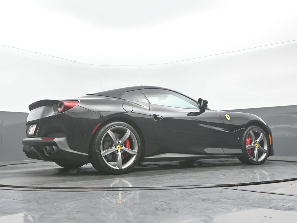 Used 2020 Ferrari Portofino RWD image 31