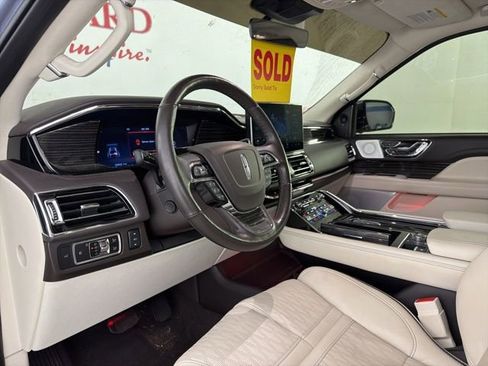 Used 2024 Lincoln Navigator L Black Label AWD/4WD image 12