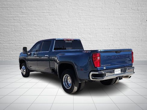 Used 2025 Chevrolet Silverado 3500 LTZ w/ LTZ Convenience Package AWD/4WD image 3