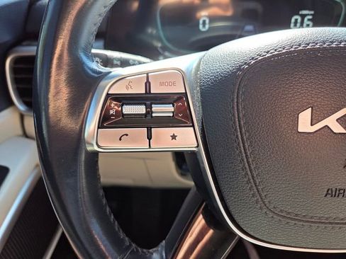 Used 2023 Kia Telluride EX w/ EX Captain's Chair Package image 32