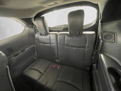 Used 2017 Nissan Pathfinder Platinum image 12