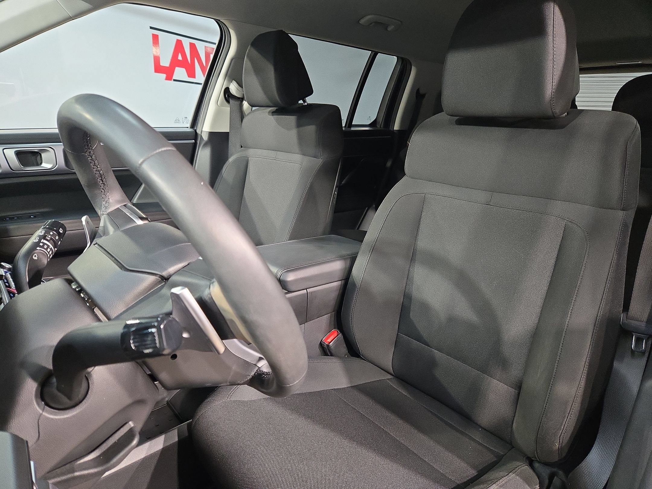 Used 2025 Hyundai Santa Fe SE AWD/4WD image 24