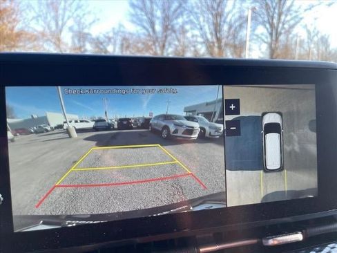 Used 2022 Kia Carnival SX Prestige image 13