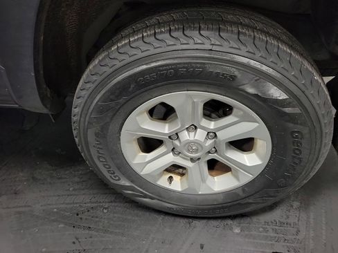 Used 2018 Toyota 4Runner SR5 image 10