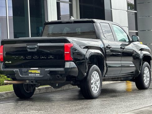 Used 2024 Toyota Tacoma SR5 AWD/4WD image 4