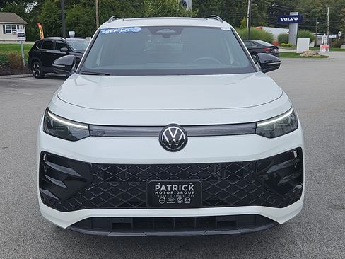 Used 2026 Volkswagen Tiguan SE R-Line AWD/4WD image 25