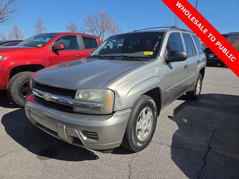 Used 2002 Chevrolet TrailBlazer LS w/ Preferred Equipment Group image 3