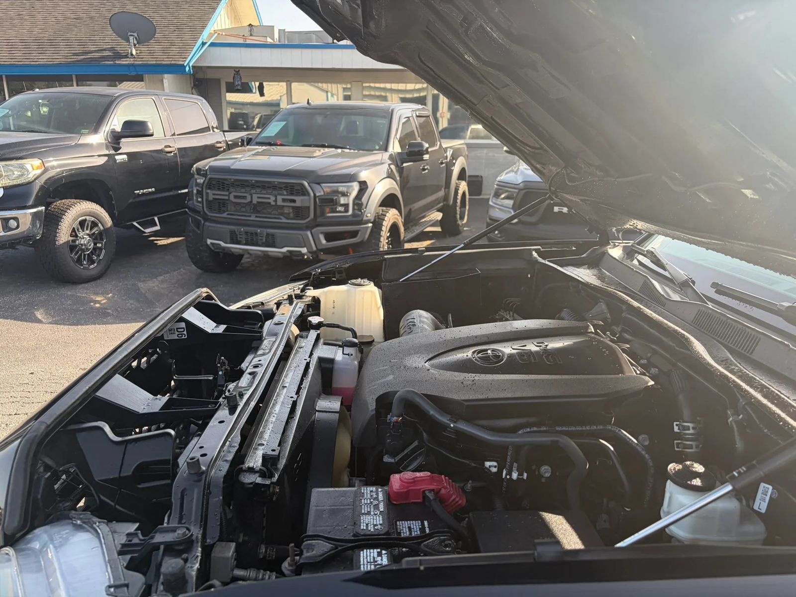Used 2019 Toyota Tacoma SR5 AWD/4WD image 10
