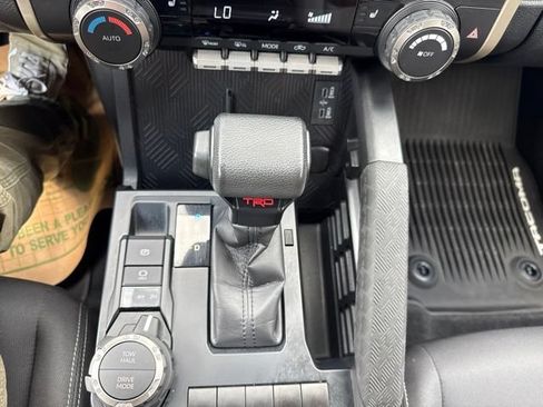 Used 2024 Toyota Tacoma TRD Sport AWD/4WD image 25