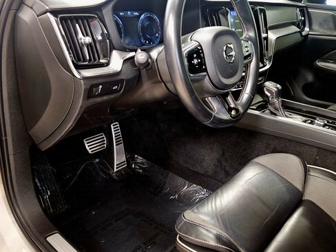 Used 2021 Volvo S60 T5 R-Design image 37