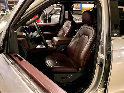 Used 2024 Ford Expedition Max Limited image 7