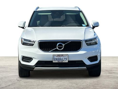 Used 2020 Volvo XC40 T4 Momentum FWD image 11
