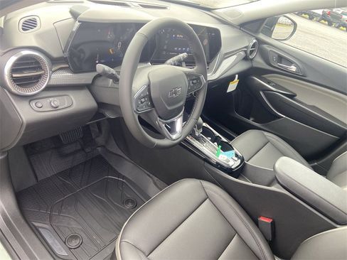 New 2025 Chevrolet Trax ACTIV w/ Driver Confidence Package image 10