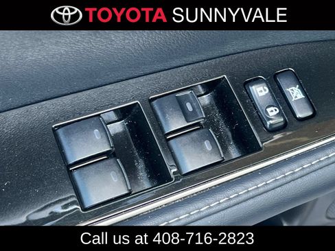 Used 2016 Lexus ES 350 w/ Luxury Package w/Wood Trim FWD image 17