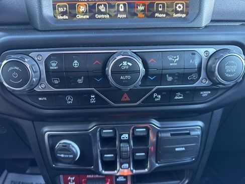 Used 2022 Jeep Gladiator Mojave w/ LED Lighting Group image 28