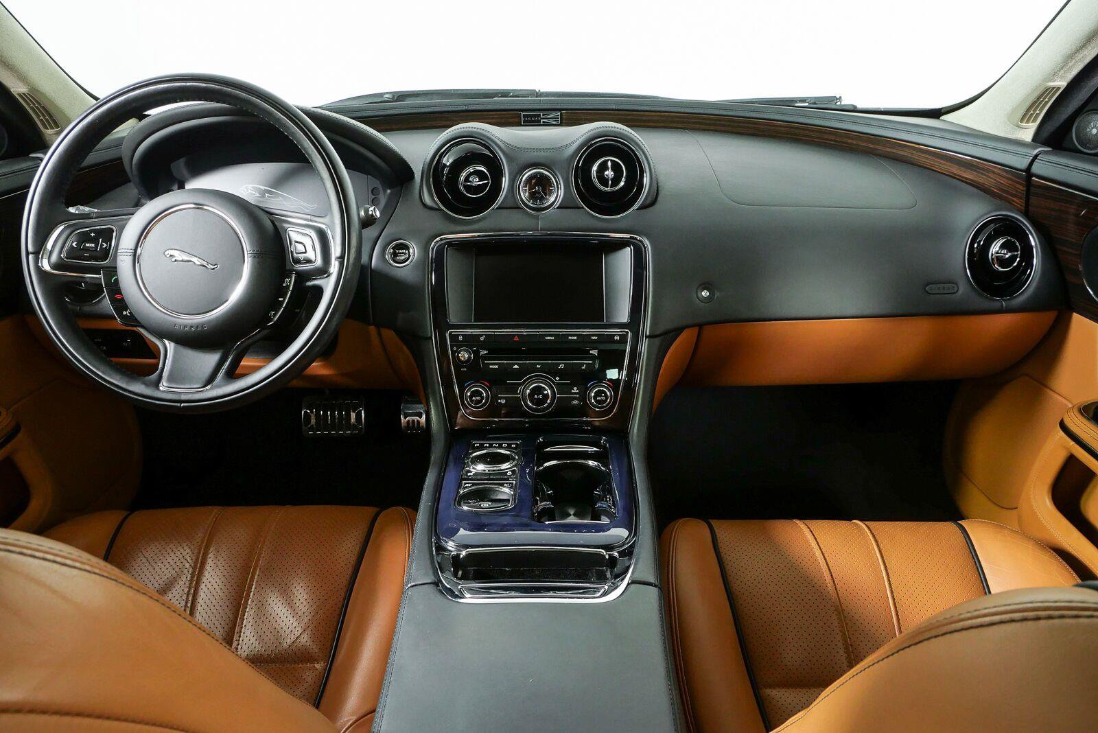 Used 2013 Jaguar XJ L Portfolio AWD/4WD image 20
