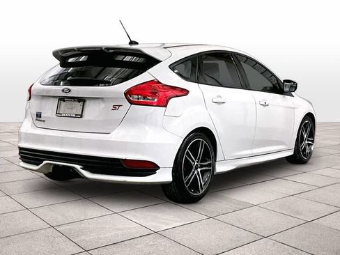Used 2017 Ford Focus ST FWD image 11
