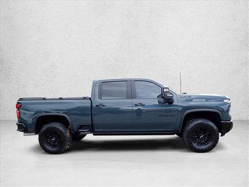 Used 2026 Chevrolet Silverado 2500 ZR2 w/ LPO, Dark Essentials Package AWD/4WD image 5