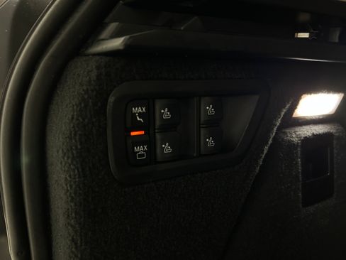 Used 2021 BMW X7 xDrive40i w/ Parking Assistance Package AWD/4WD image 38