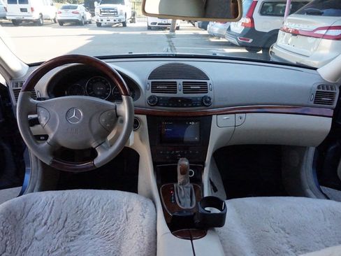 Used 2004 Mercedes-Benz E 500 4MATIC Wagon image 19