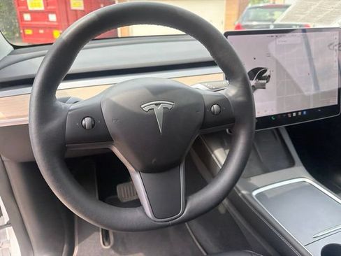 Used 2021 Tesla Model Y Long Range AWD/4WD image 14
