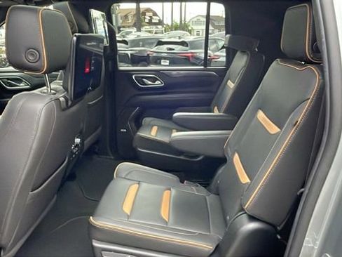 Used 2024 GMC Yukon XL AT4 w/ Technology Package AWD/4WD image 13