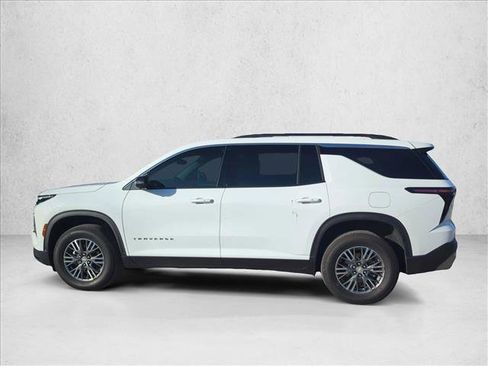 Used 2024 Chevrolet Traverse LT FWD image 4