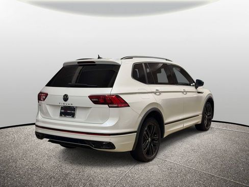 Used 2022 Volkswagen Tiguan SE R-Line FWD image 8