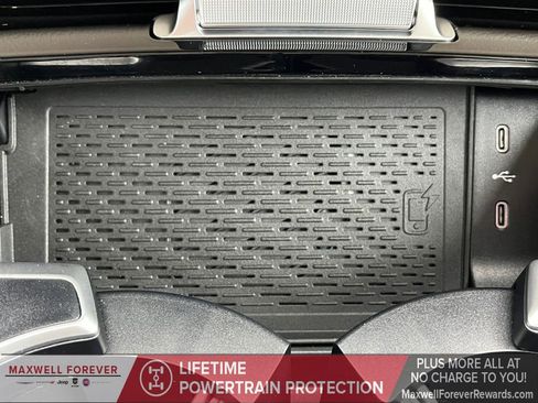 Used 2025 Mercedes-Benz GLE 450e 4MATIC image 6